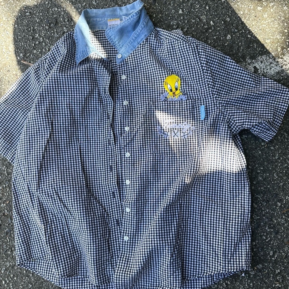2000 tweety button down - Picture 2 of 4